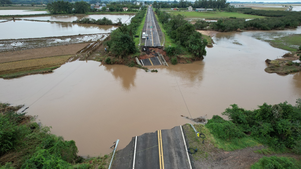 Confira os trechos bloqueados em rodovias da região e rotas alternativas