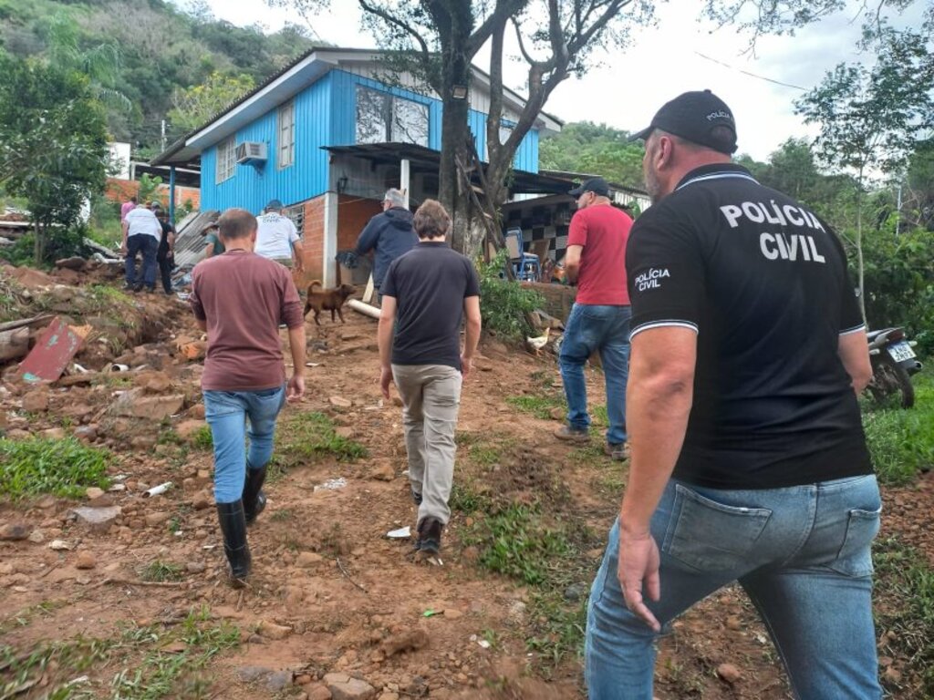 título imagem Morro do Cechella passa por avaliação técnica e apresenta risco de novos deslizamentos