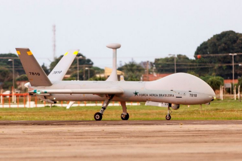 Aeronave Remotamente Pilotada utilizada em operação no RS colide com o solo, informa a Força Aérea