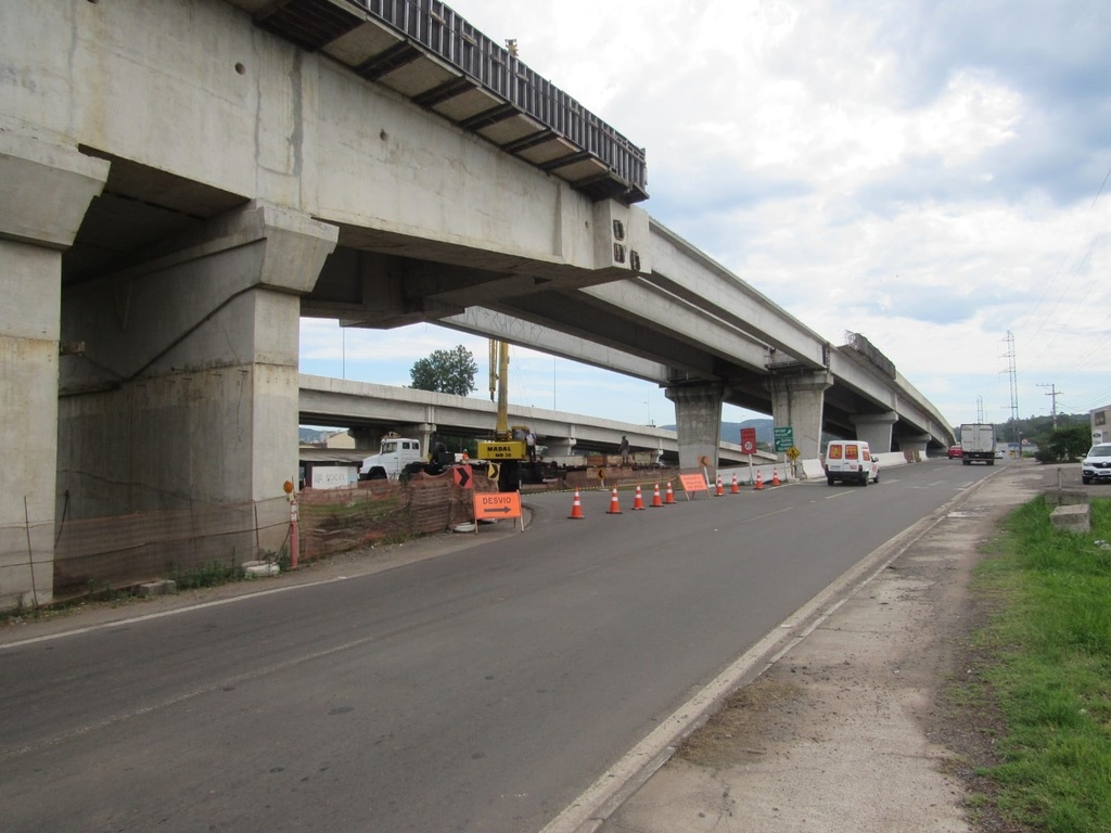 título imagem Viaduto da Uglione terá bloqueio na manhã desta quinta-feira, informa Dnit