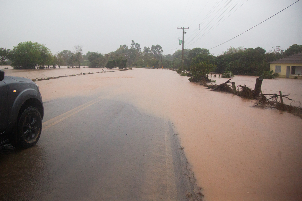 título imagem Santa Maria deve registrar chuva de até 100mm no final de semana; Defesa Civil alerta para risco de deslizamentos
