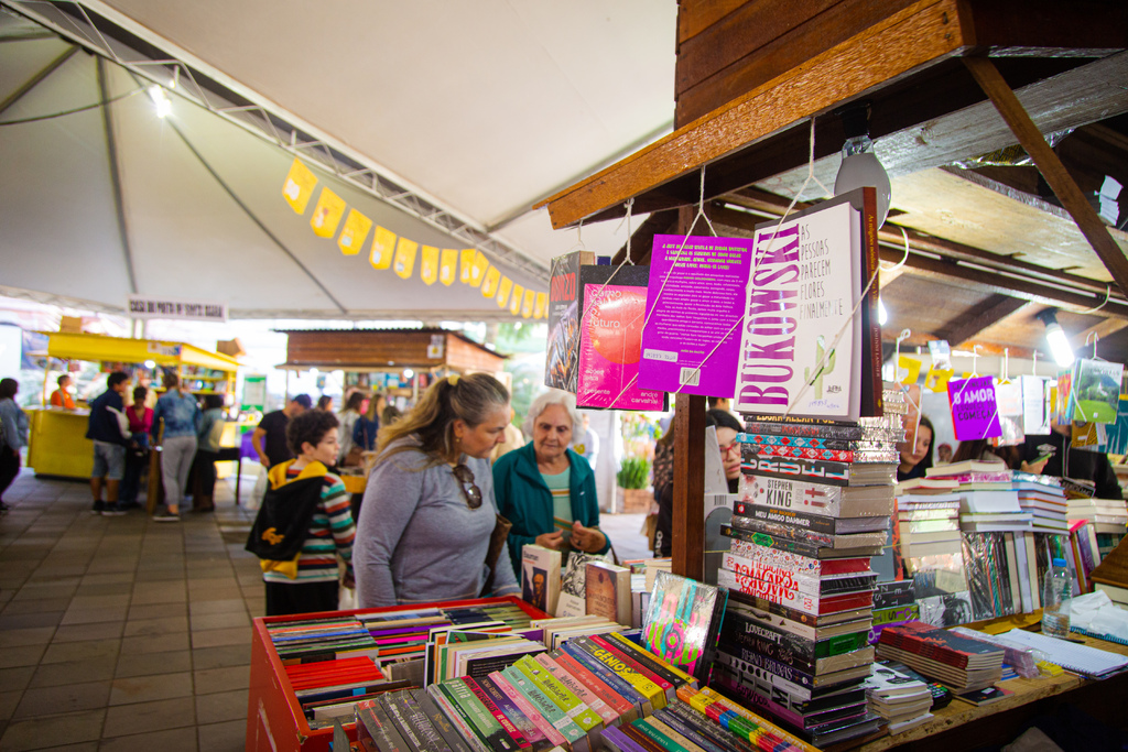 Feira do Livro de Santa Maria é adiada para setembro devido às enchentes