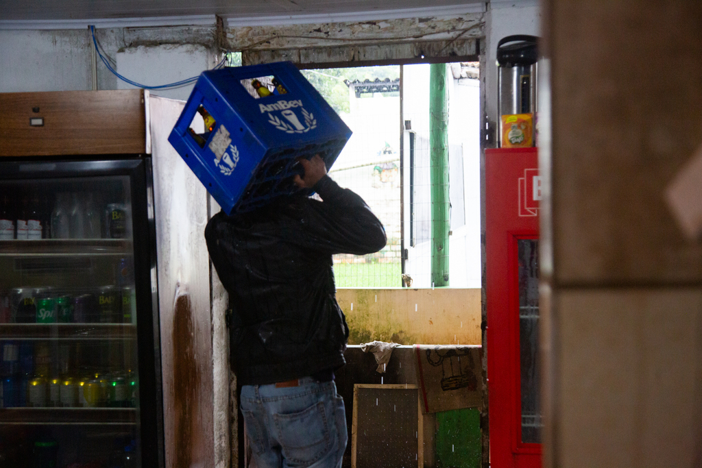 título imagem Cerca de 600 mil micro e pequenas empresas gaúchas foram afetadas diretamente pelas enchentes, informa o Sebrae RS