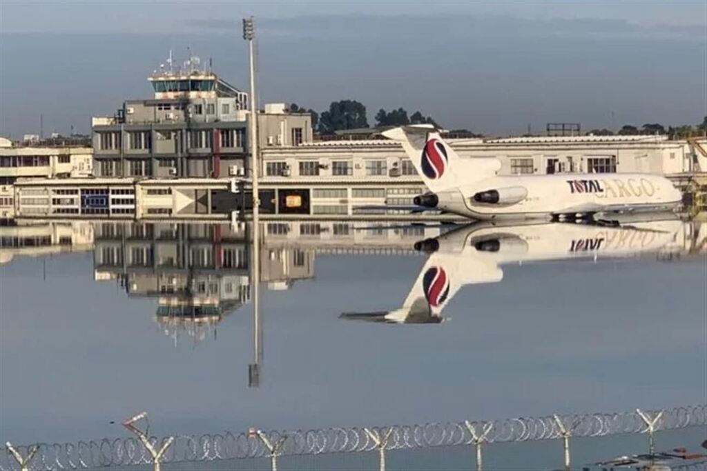 título imagem Aeroporto de Porto Alegre pode ficar fechado até setembro; concessionária não confirma, mas fala em 
