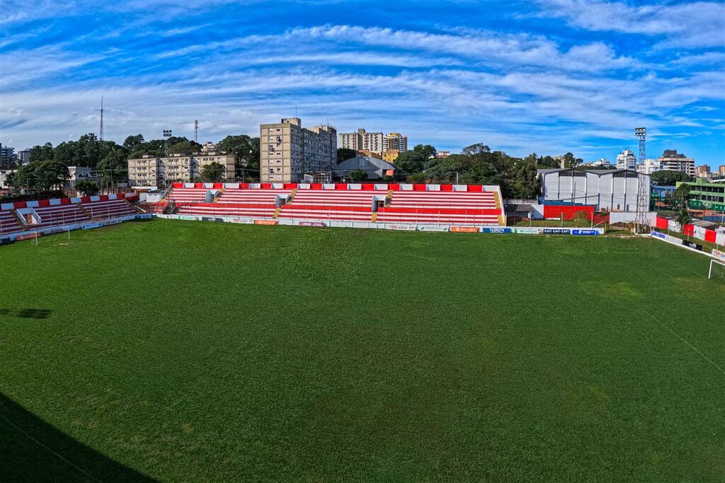 título imagem Inter-SM faz 96 anos nesta quinta-feira e aguarda volta da Divisão de Acesso