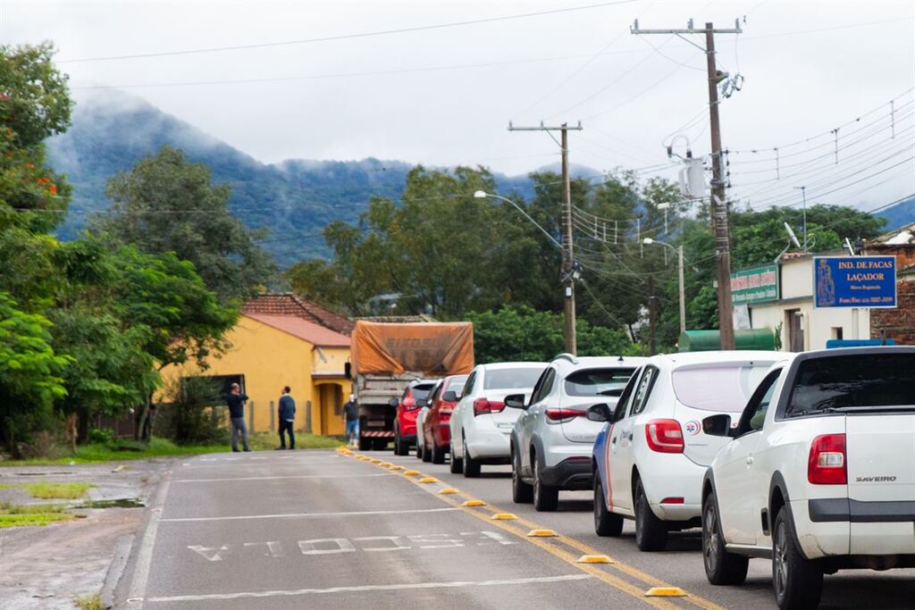 título imagem 88 trechos de rodovias estaduais seguem com alteração no trânsito devido a bloqueios totais ou parciais; veja quais são