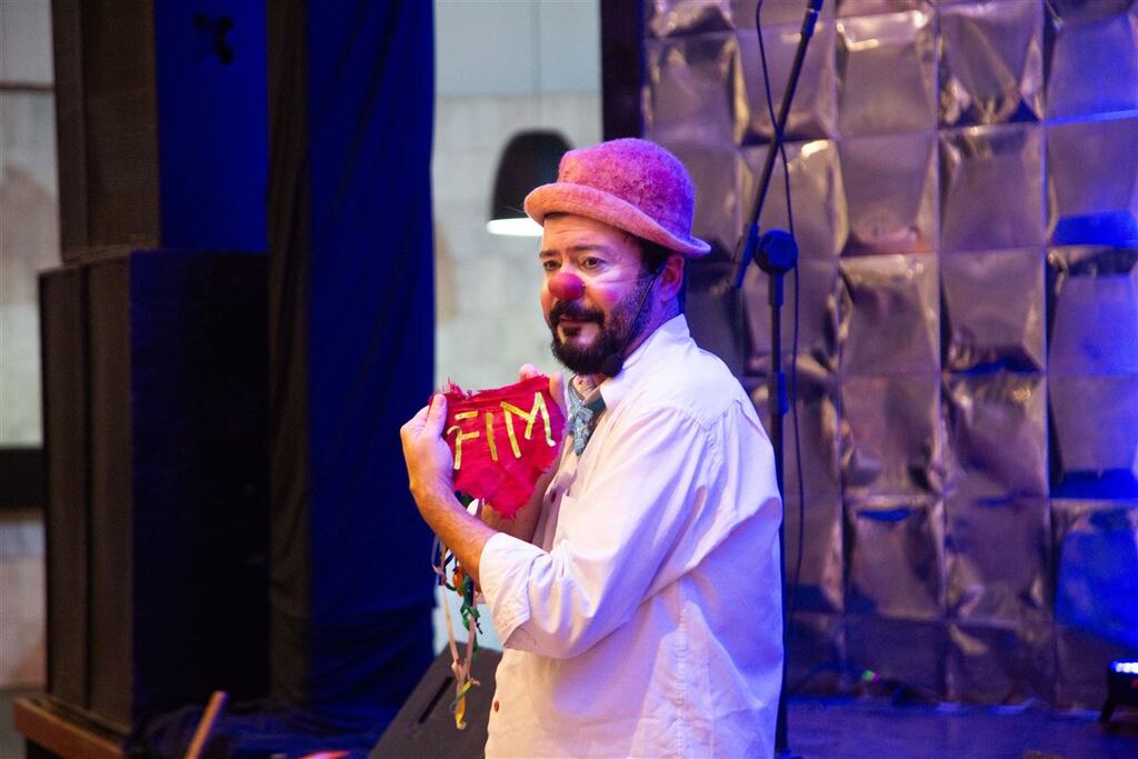 Galeria de imagens: Ao longo da tarde, a programação contou com apresentações de artistas e bandas locais