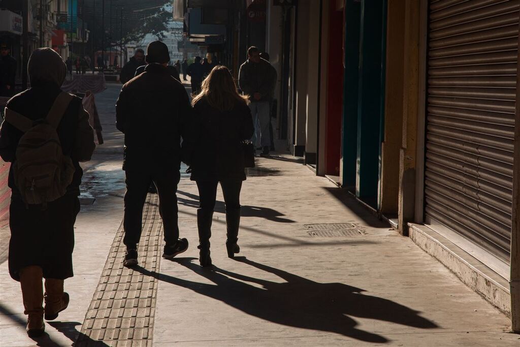 Terça-feira de frio antecede calor em Santa Maria; temperatura deve chegar aos 28°C na quarta