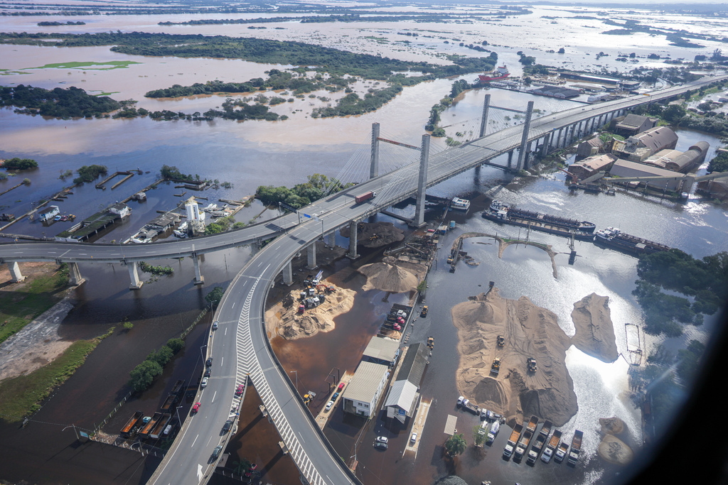 título imagem Com a liberação de trechos, trajeto da Região Central a Porto Alegre pode ser feito totalmente pela BR-290
