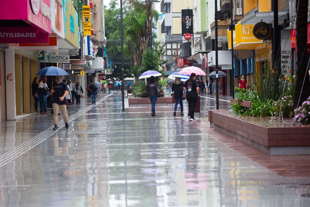 Santa Maria pode chegar a 60mm de chuva nesta quinta-feira; instabilidade do tempo deve diminuir a partir de sexta