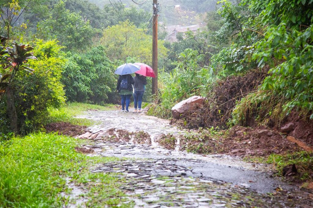 título imagem Volume de chuva ultrapassa os 100 milímetros em Santa Maria nesta quinta; confira os acumulados na região
