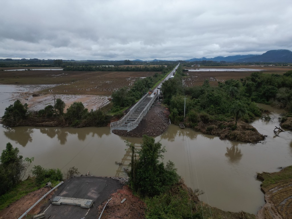 FOTO: imagem aérea mostra estágio da construção de ponte móvel na RSC-287 em Santa Maria