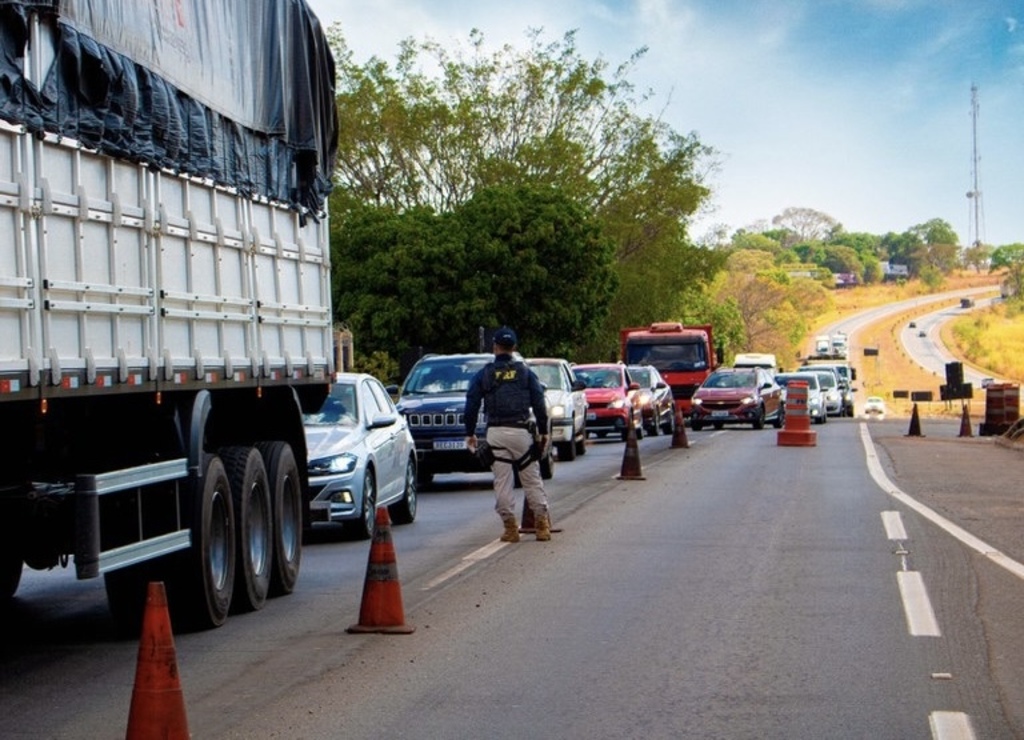 PRF aumenta fiscalização durante o feriadão de Corpus Christi