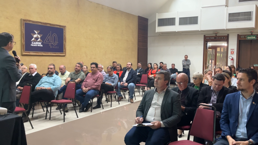 Situação dos municípios devido às chuvas pauta assembleia da AM Centro