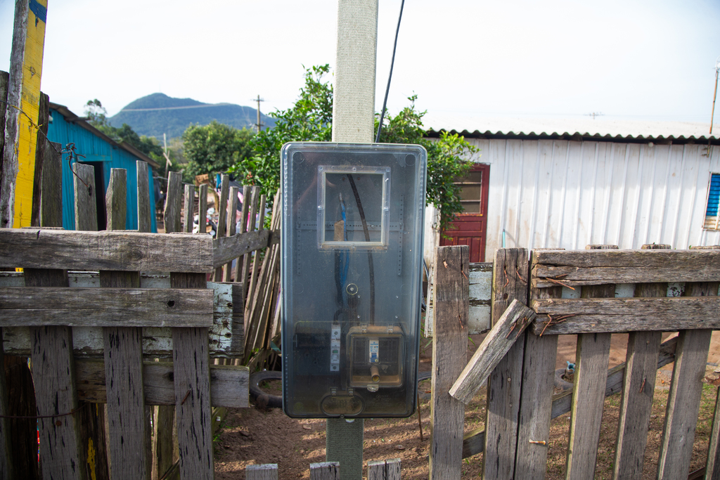 título imagem Moradores do Monte Betel, em processo de regularização fundiária, aguardam religação da luz