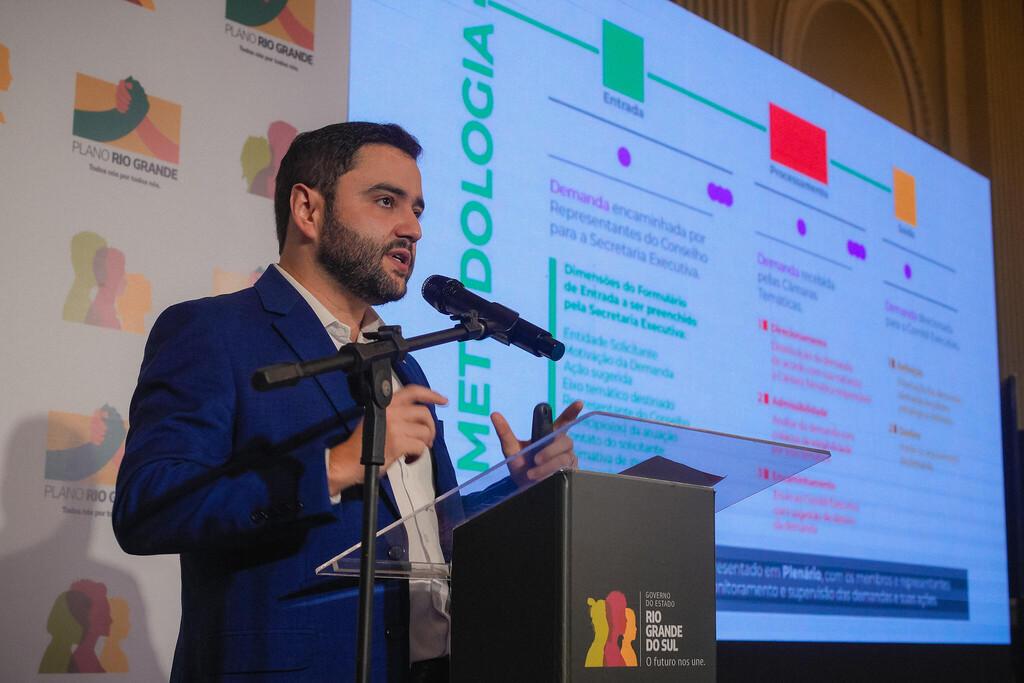 título imagem “Não basta apenas reconstruir, tem que reconstruir de um jeito diferente”, destaca o vice-governador do RS