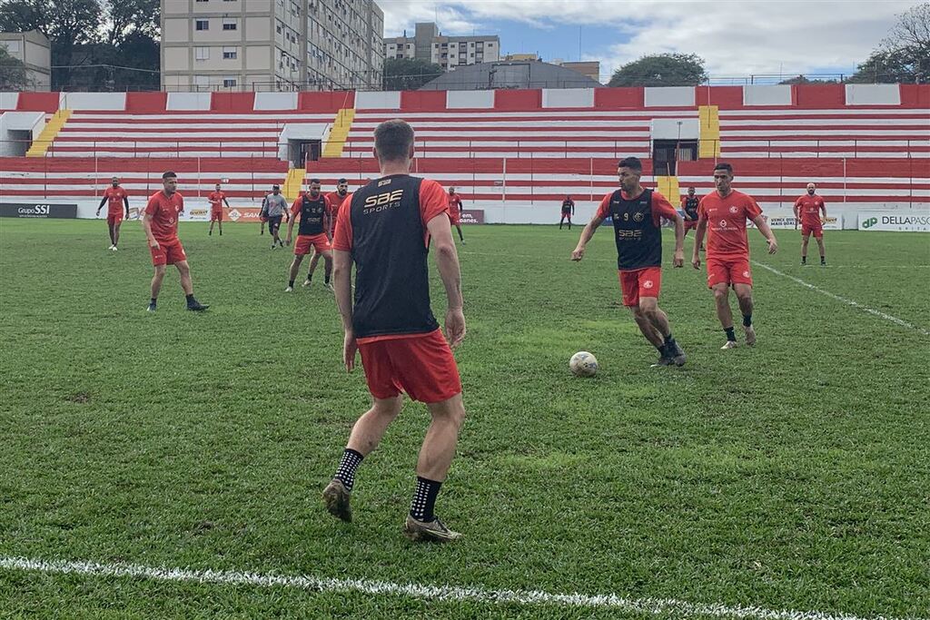 Inter-SM encara o São Gabriel em clássico regional nesta quarta-feira Inter-SM encara o São Gabriel em clássico regional nesta quarta-feira