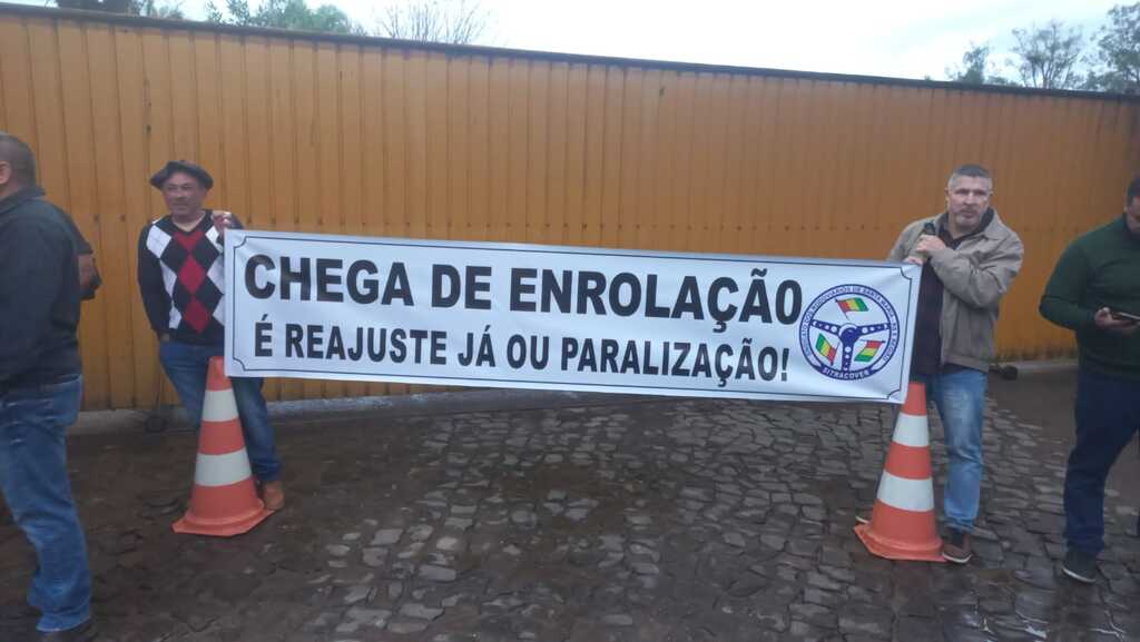 Câmara cria comissão para acompanhar paralisação dos ônibus em Santa Maria Câmara cria comissão para acompanhar paralisação dos ônibus em Santa Maria