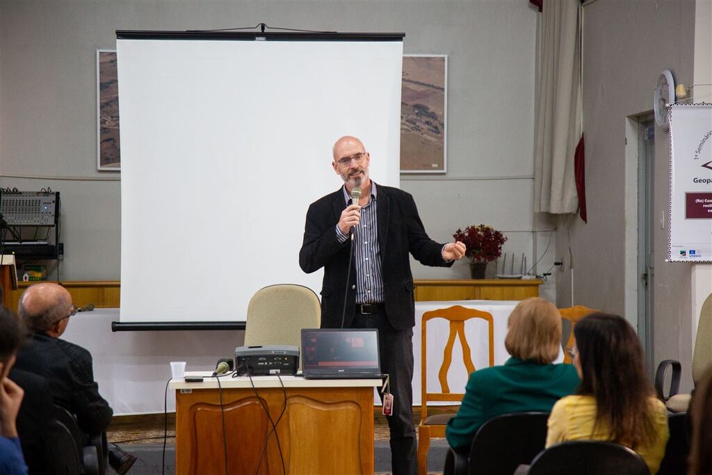 Galeria de imagens: Reitor da UFSM, Luciano Schuch, colocou os pesquisadores e recursos da instituição à disposição do Comitê