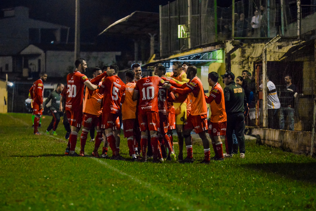 título imagem Inter-SM vence o São Gabriel por 5 a 2 e se consolida na liderança do Grupo B da Divisão de Acesso