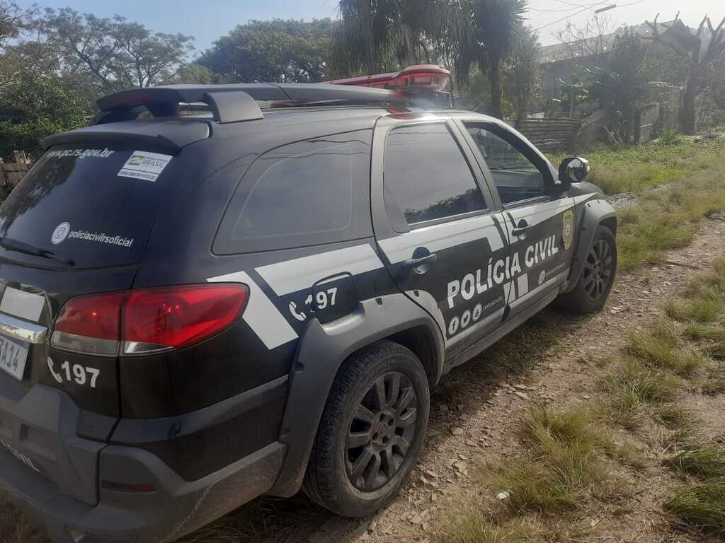 título imagem Suposto professor de futsal é preso suspeito de abuso sexual de adolescentes em Santa Maria