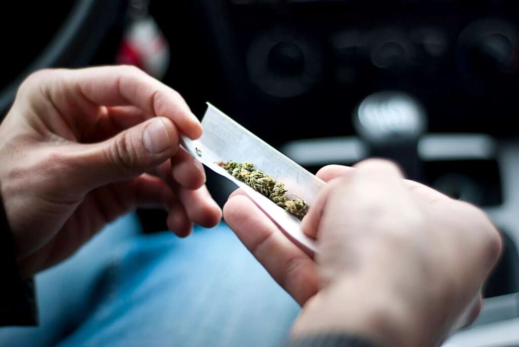 título imagem STF estipula em 40 gramas a quantidade máxima de maconha para diferenciar usuário e traficante