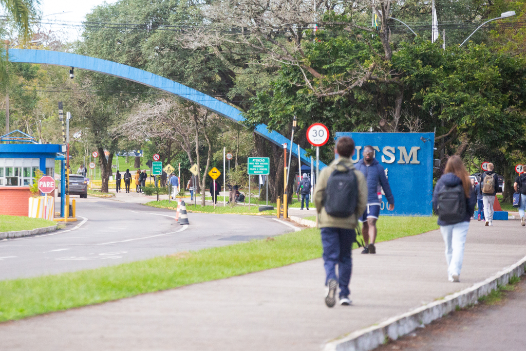 Ano letivo da UFSM terminará em dezembro; confira o calendário previsto após anúncio do fim da greve Ano letivo da UFSM terminará em dezembro; confira o calendário previsto após anúncio do fim da greve
