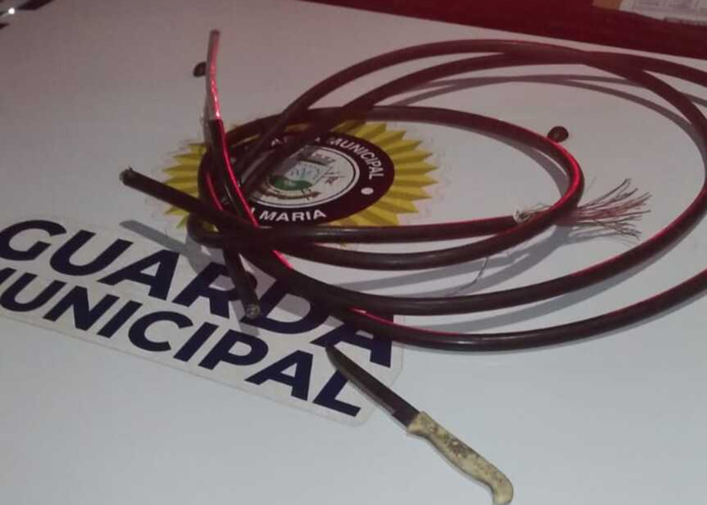 Homem é preso após furtar fios de poste e deixar o Centro de Especialidades Odontológicas da prefeitura sem luz