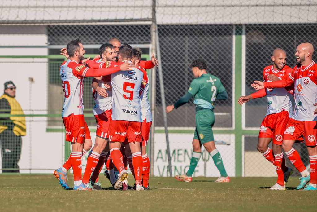 título imagem Inter-SM vence o quarto jogo seguido e encaminha classificação ao mata-mata da Divisão de Acesso
