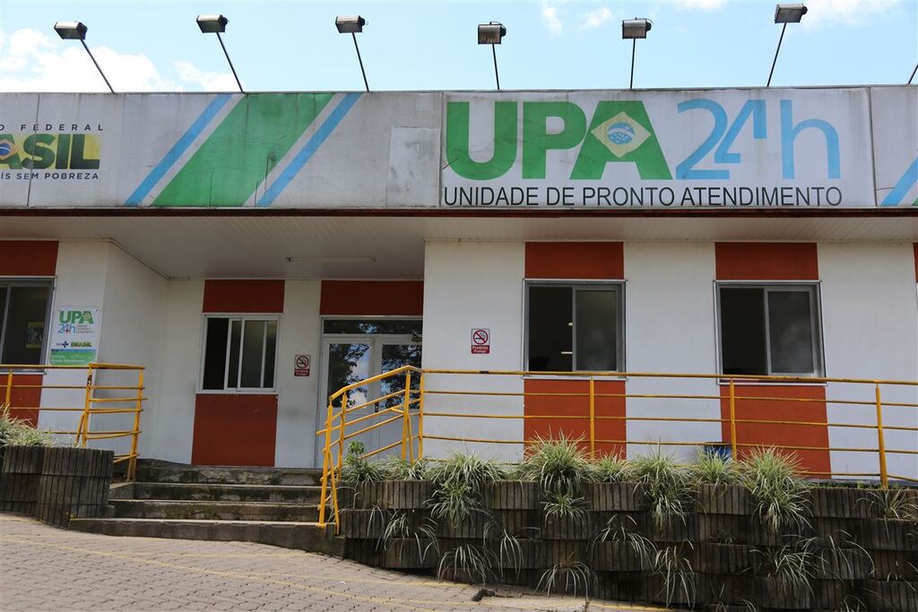 Adolescente ferido com tiro durante briga no município de Encantado e busca atendimento médico em Santa Maria
