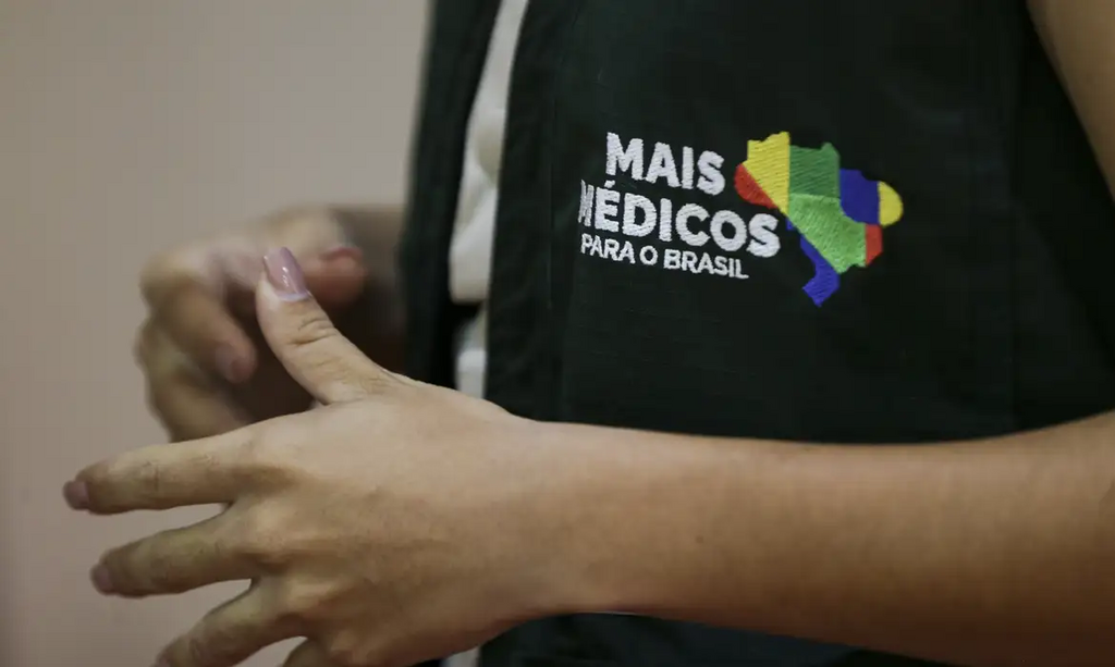 título imagem Mais Médicos terá novo edital com 3.184 vagas e direito a cotas