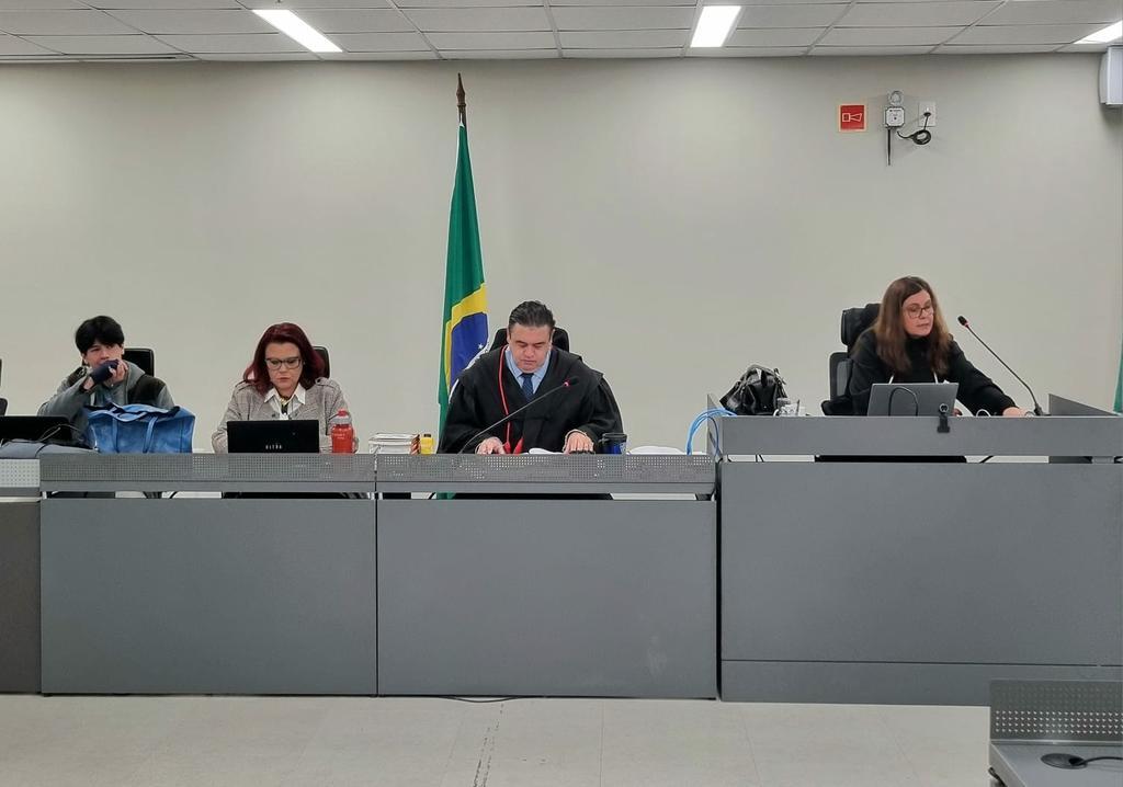 título imagem Inicia julgamento de réu acusado por tentativa de feminicídio na Capital; homem também é investigado por agredir outras nove ex-namoradas