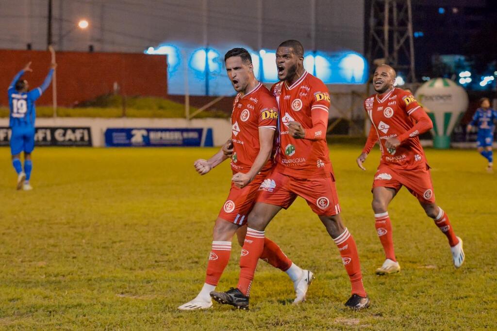 título imagem Inter-SM bate o Aimoré, garante classificação ao mata-mata e retoma a liderança do grupo na Divisão de Acesso