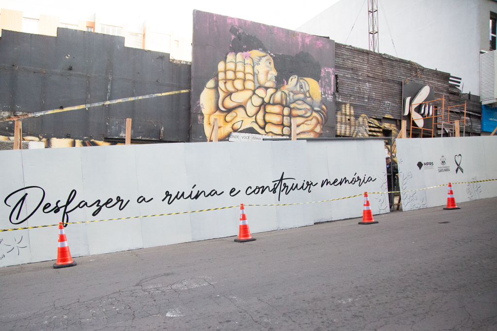 Obras do Memorial da Kiss começam nesta quarta com remoção do letreiro e das portas de entrada da boate