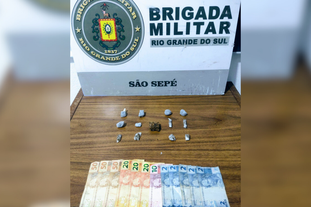 Dupla é presa com porções de maconha e dinheiro em São Sepé