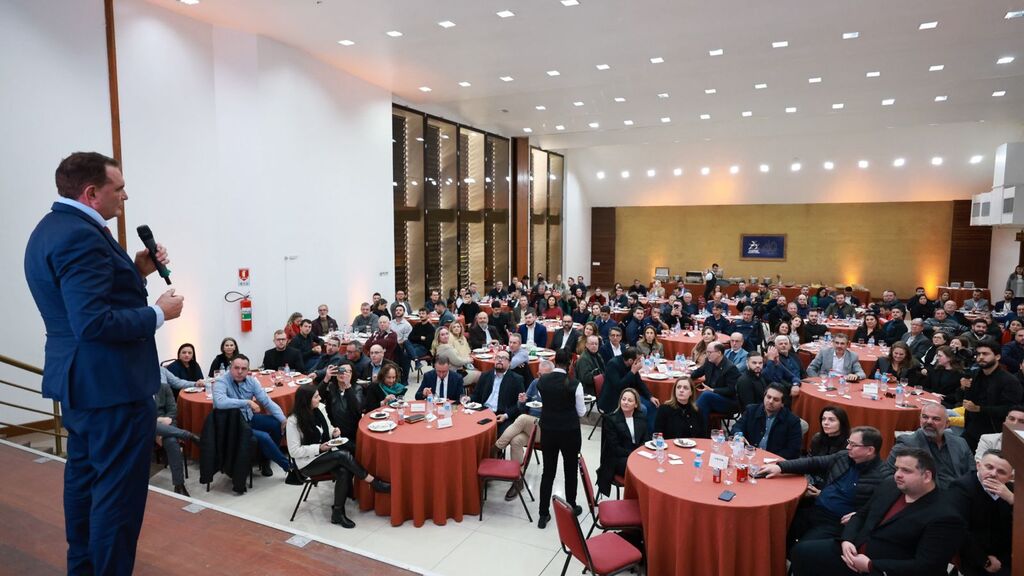 Pedro Brair destaca resiliência e responsabilidade social da Rede de Farmácias São João durante evento em Santa Maria