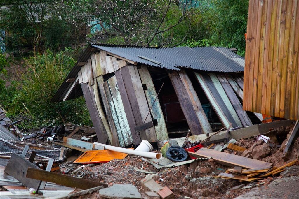 Ministro Pimenta rebate críticas do governador Leite sobre repasse de verbas ao Estado