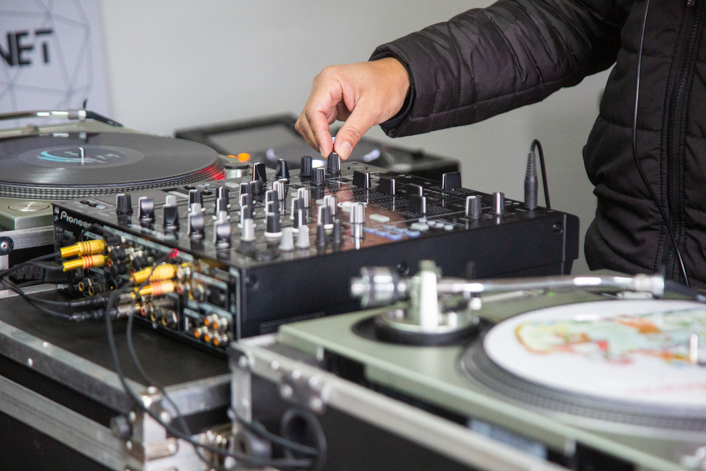 Som nostálgico do vinil ainda reverbera; Santa Maria conta com data especial para celebrar o disco