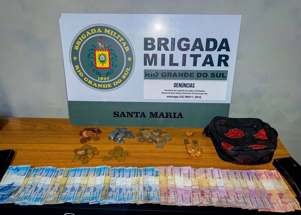 Homem tenta fugir de abordagem policial e acaba preso por tráfico de drogas em Santa Maria