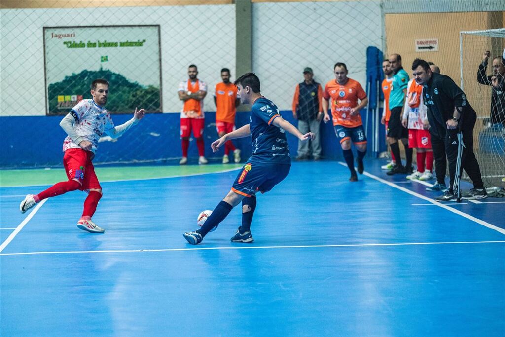 UFSM Futsal faz gol no minuto final e empata em Jaguari pela Série Ouro UFSM Futsal faz gol no minuto final e empata em Jaguari pela Série Ouro
