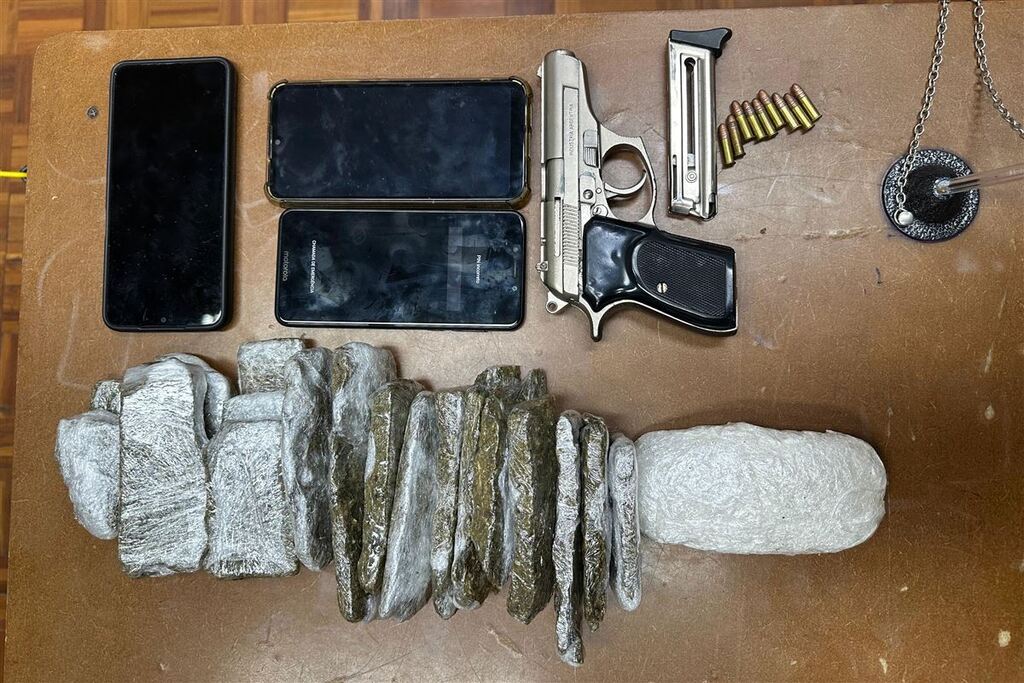título imagem Foragido da justiça é preso com drogas, arma e munições na BR-287