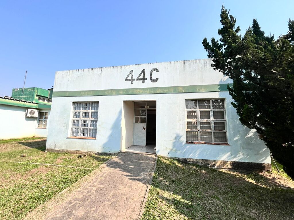 título imagem Estudantes da UFSM que estavam em atividade acadêmica em Mato Castelhano e presenciaram assalto retornam a Santa Maria na tarde desta quinta