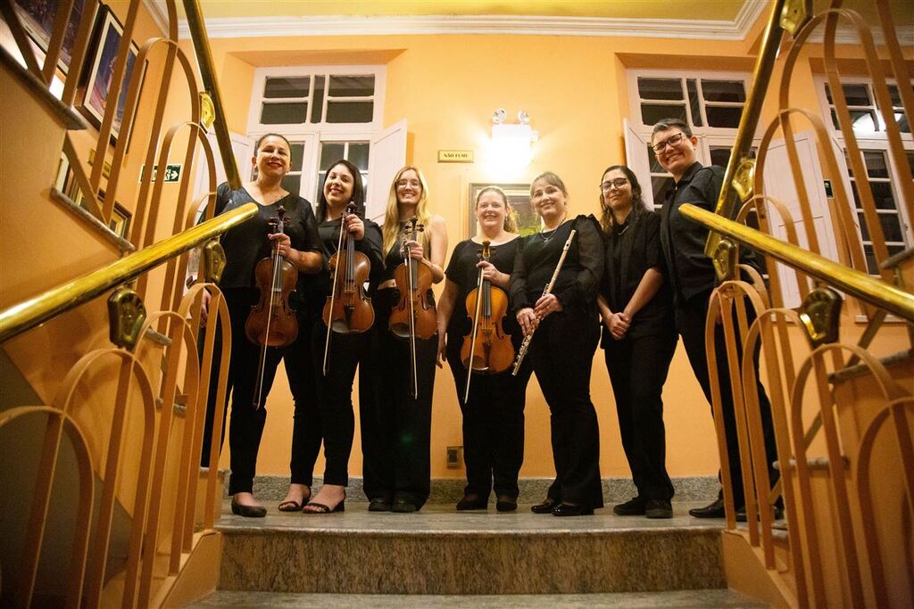 título imagem Troféus, homenagens e atrações musicais: saiba mais sobre a cerimônia do Prêmio Ana Primavesi