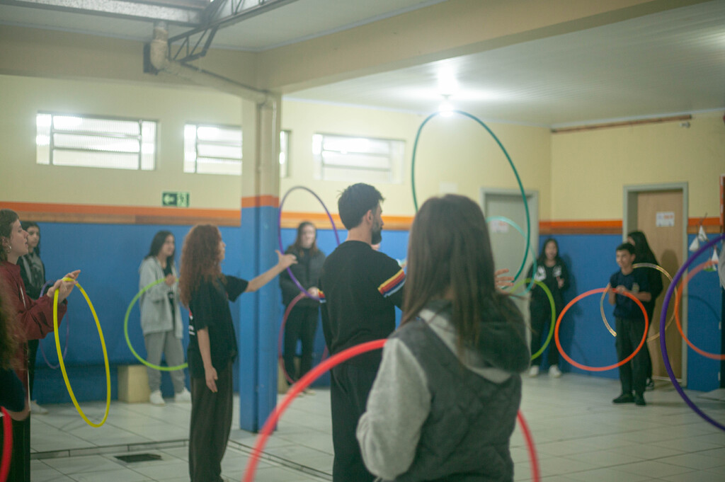 O projeto Circo de Umbigo incentiva o uso das artes circenses a alunos da Quarta Colônia O projeto Circo de Umbigo incentiva o uso das artes circenses a alunos da Quarta Colônia