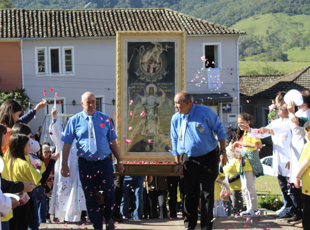 título imagem Imagem da Nossa Senhora Medianeira visita paróquias de Santa Maria e região a partir deste domingo; confira as datas