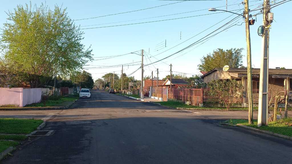 Adolescente de 14 anos é morto com golpes de facão em Santa Maria; suspeitos seriam três menores de idade Adolescente de 14 anos é morto com golpes de facão em Santa Maria; suspeitos seriam três menores de idade