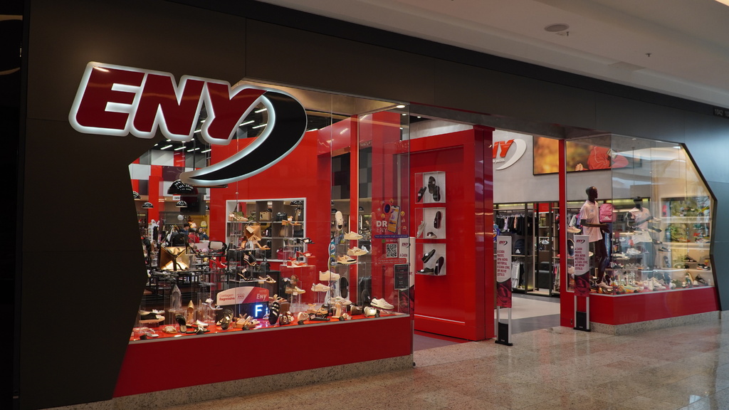 Gabriel de David - Loja Eny do Shopping Praça Nova em 2024