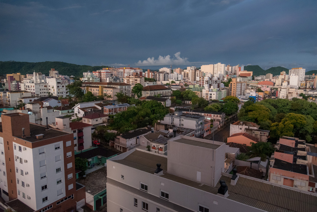 Quarta-feira indica tempo nublado e pode ter garoa; sol retorna no fim de semana Quarta-feira indica tempo nublado e pode ter garoa; sol retorna no fim de semana
