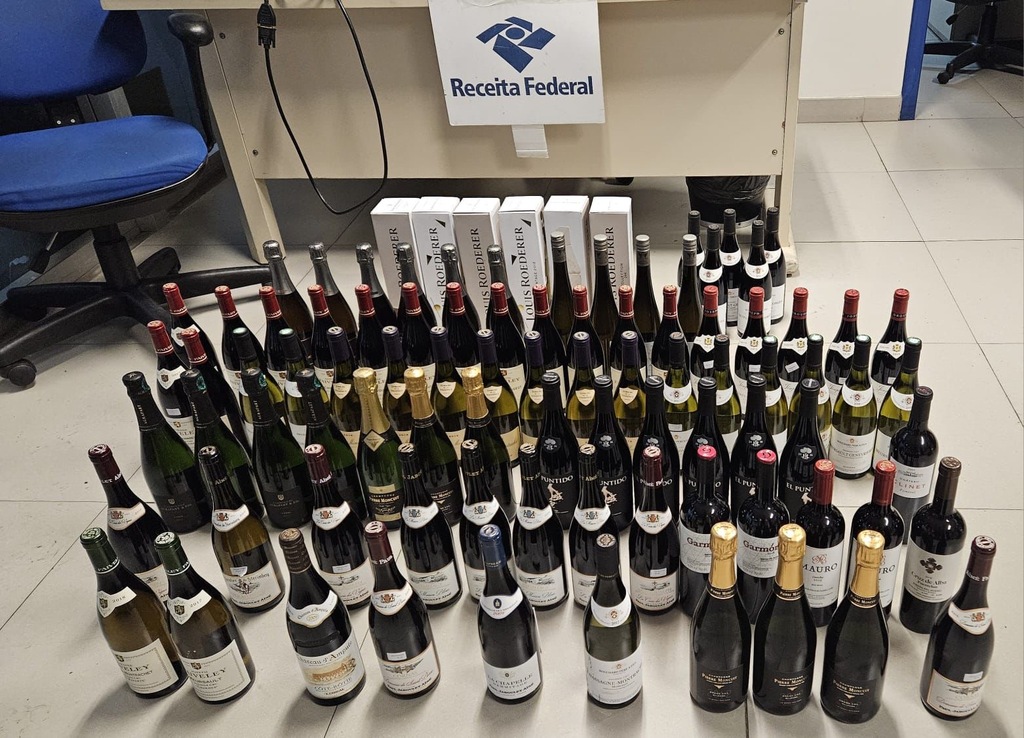 Receita Federal apreende mais de R$ 100 mil em vinhos importados ilegalmente Receita Federal apreende mais de R$ 100 mil em vinhos importados ilegalmente