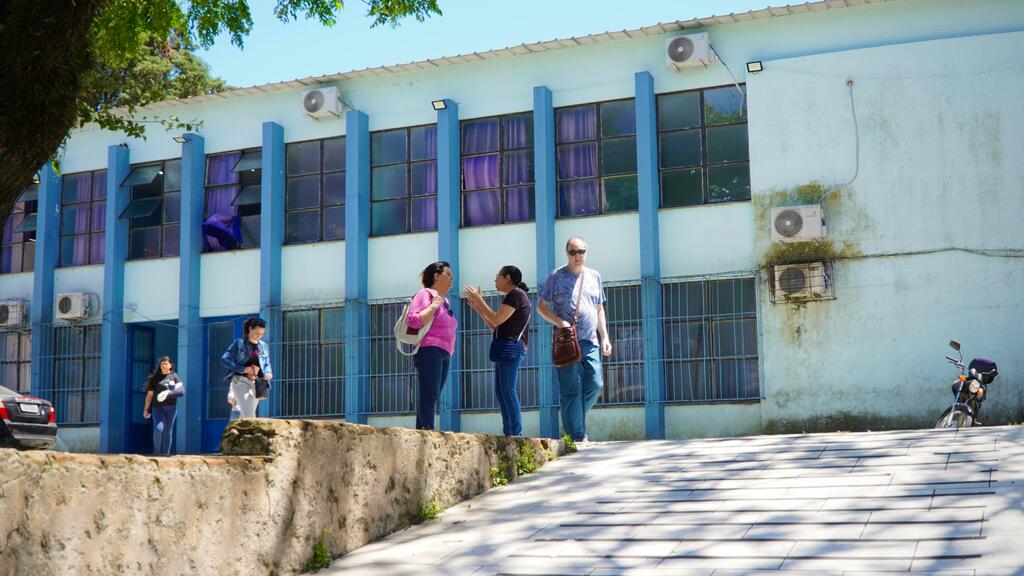 Foto: Vinícius Machado - Escola Cícero Barreto, no Bairro Centro, teve movimento tranquilo pela manhã